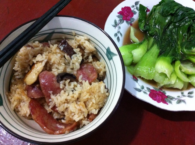 腊肉香肠煲仔饭