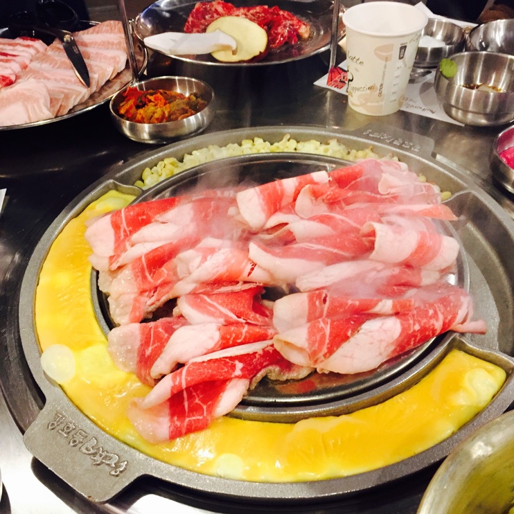 牛油果爱上夏天的三文鱼