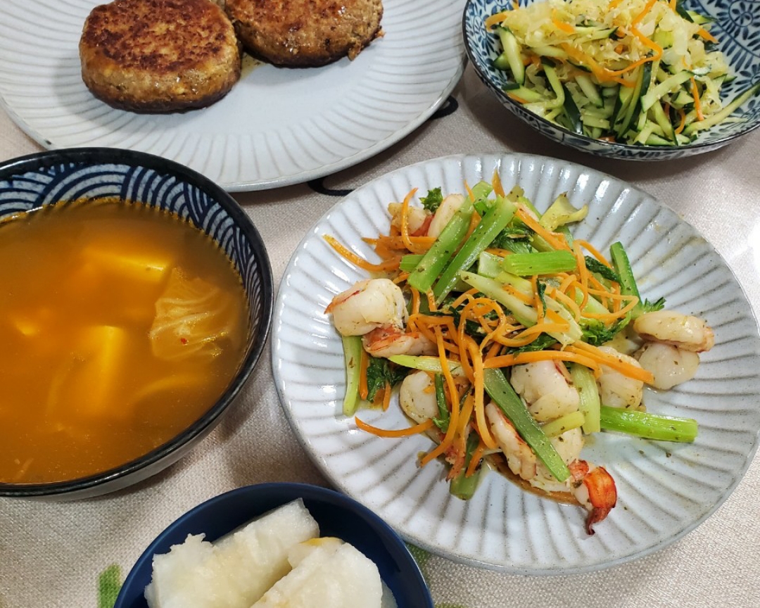 日式海鲜泡菜汤40kcal（低卡低脂低糖）糖尿病人也适用的做法 步骤4