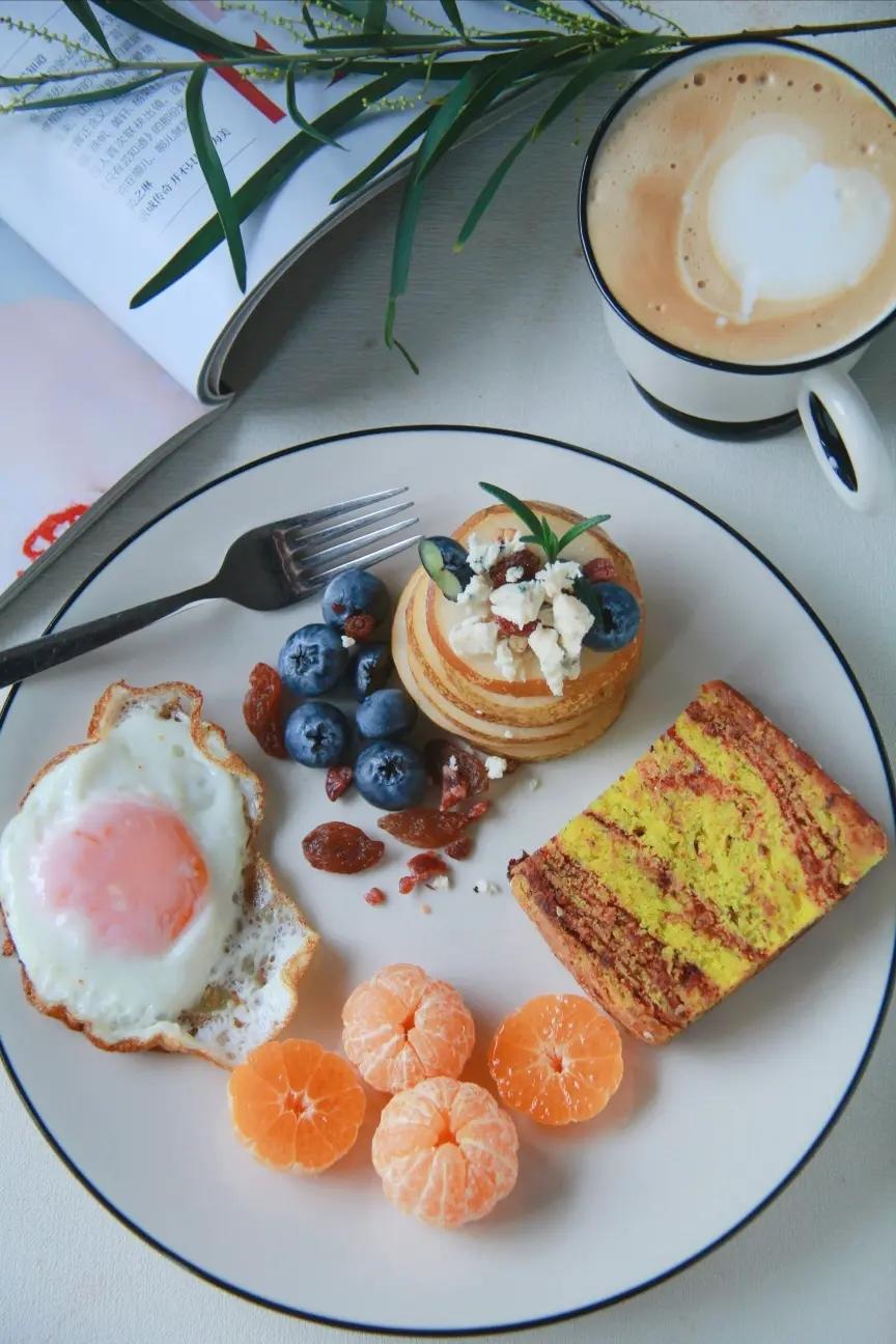 【原麦早餐】红酒甜心：夫人著名的蓝纹小点+青柠黄瓜薄荷汽水