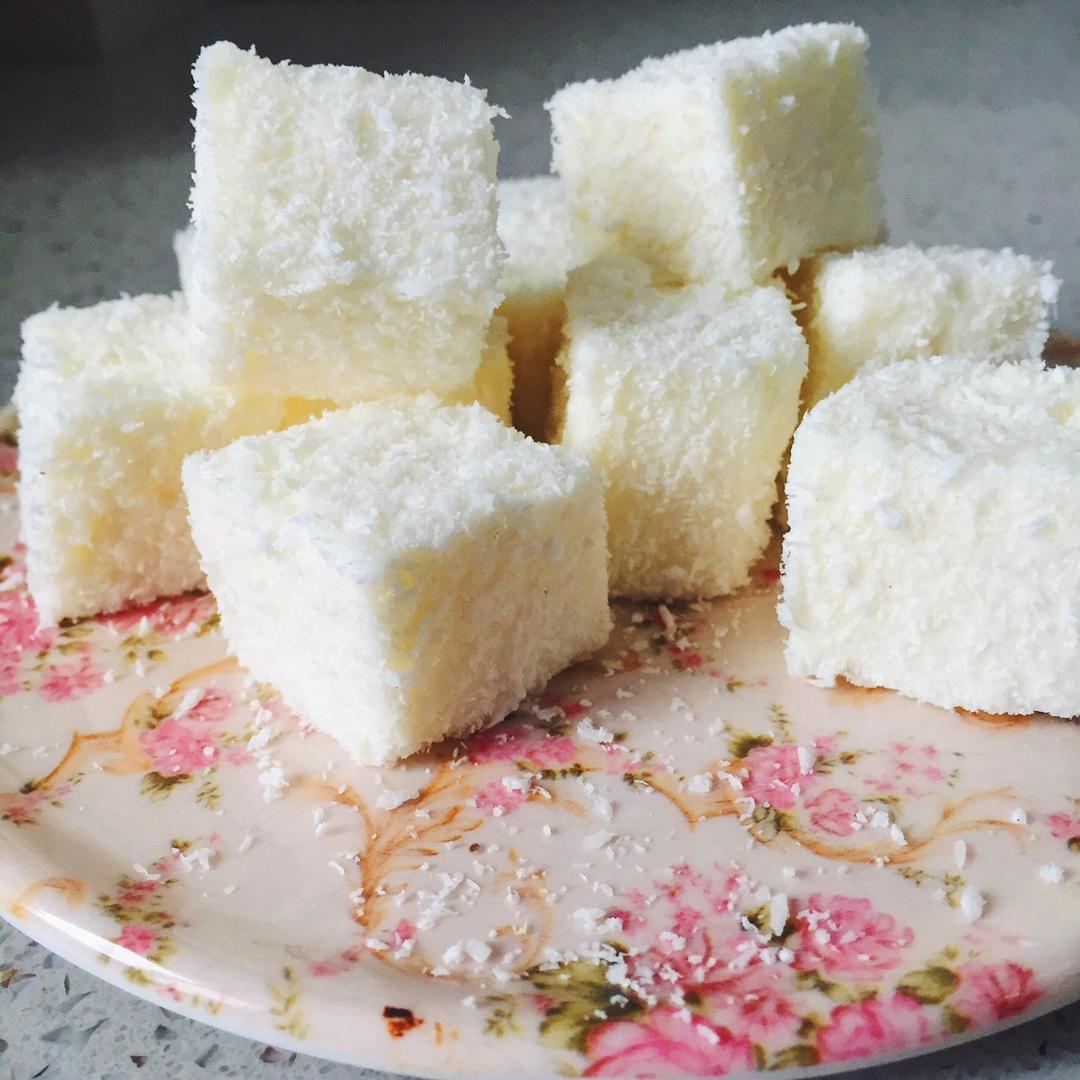 椰丝牛奶小方糕