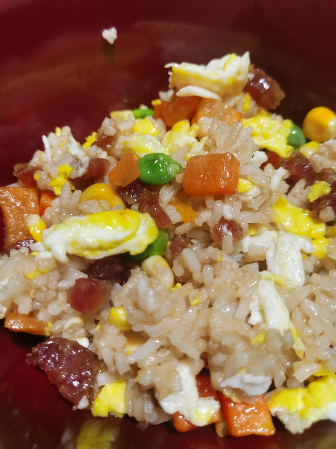 厨房新手也能get✔一碗超有料的时蔬鸡蛋炒饭