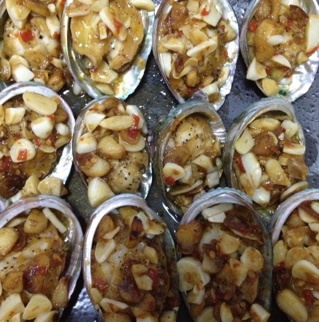 金银蒜辣蒸鲜鲍