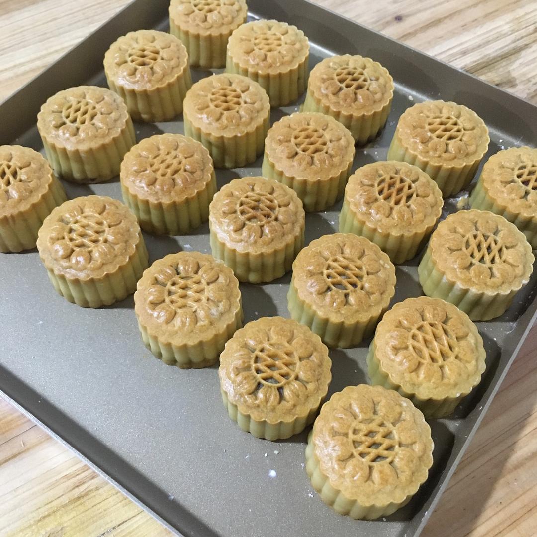 广式月饼——蛋黄莲蓉月饼