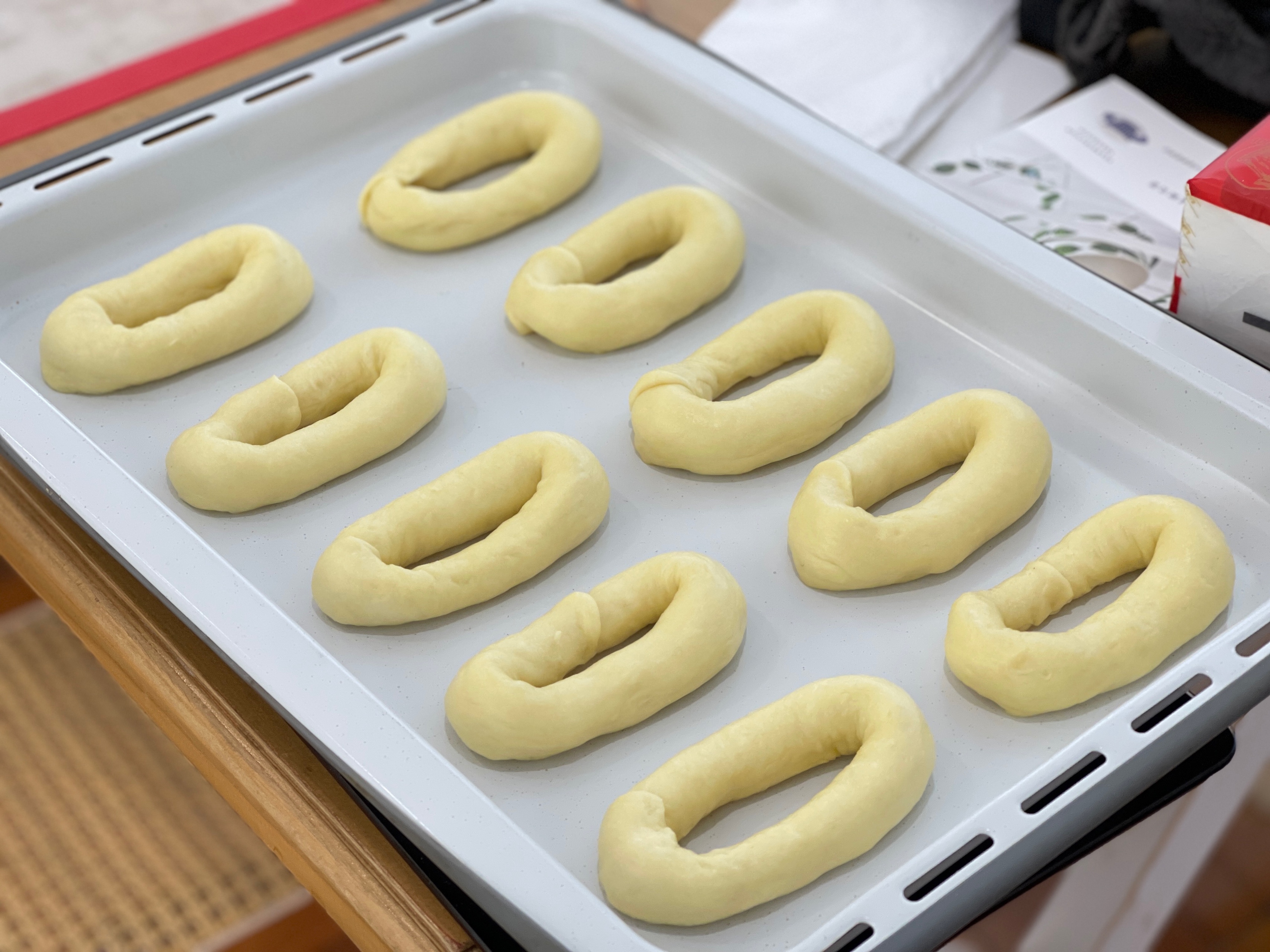 芝士肠仔包 香肠面包 万能咸面包配方 快手整形方法 玛捷斯的做法 步骤10
