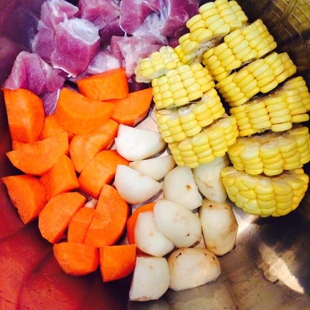 玉米红萝卜马蹄美颜清热汤的做法