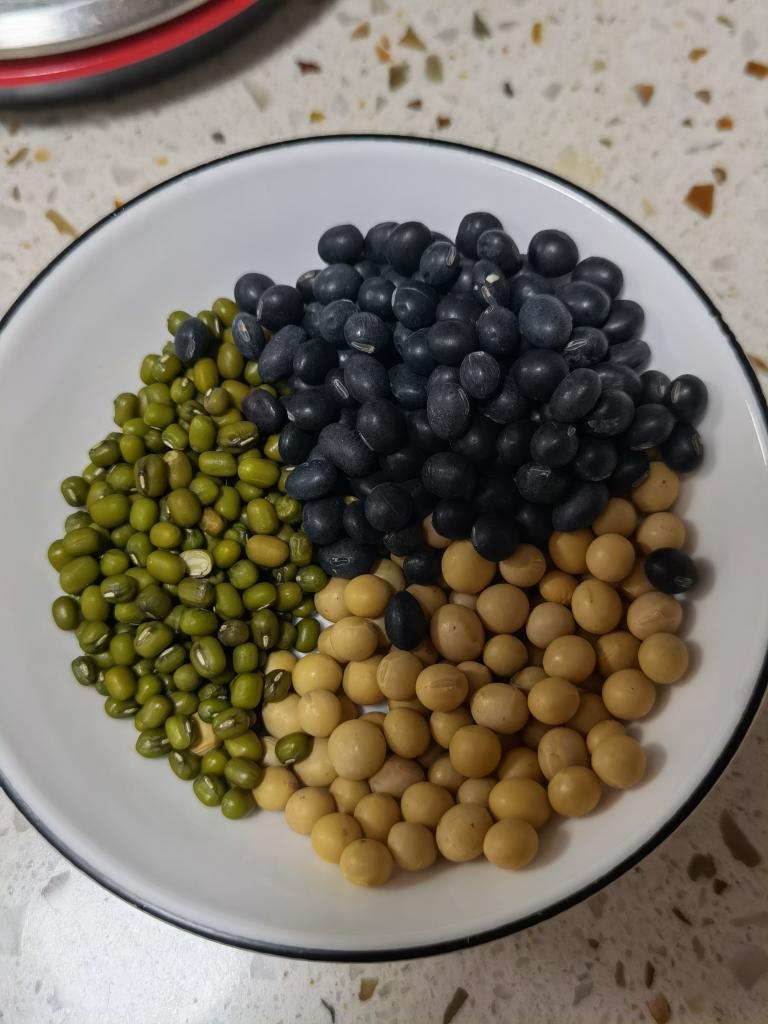 春燥补水 乌梅三豆饮