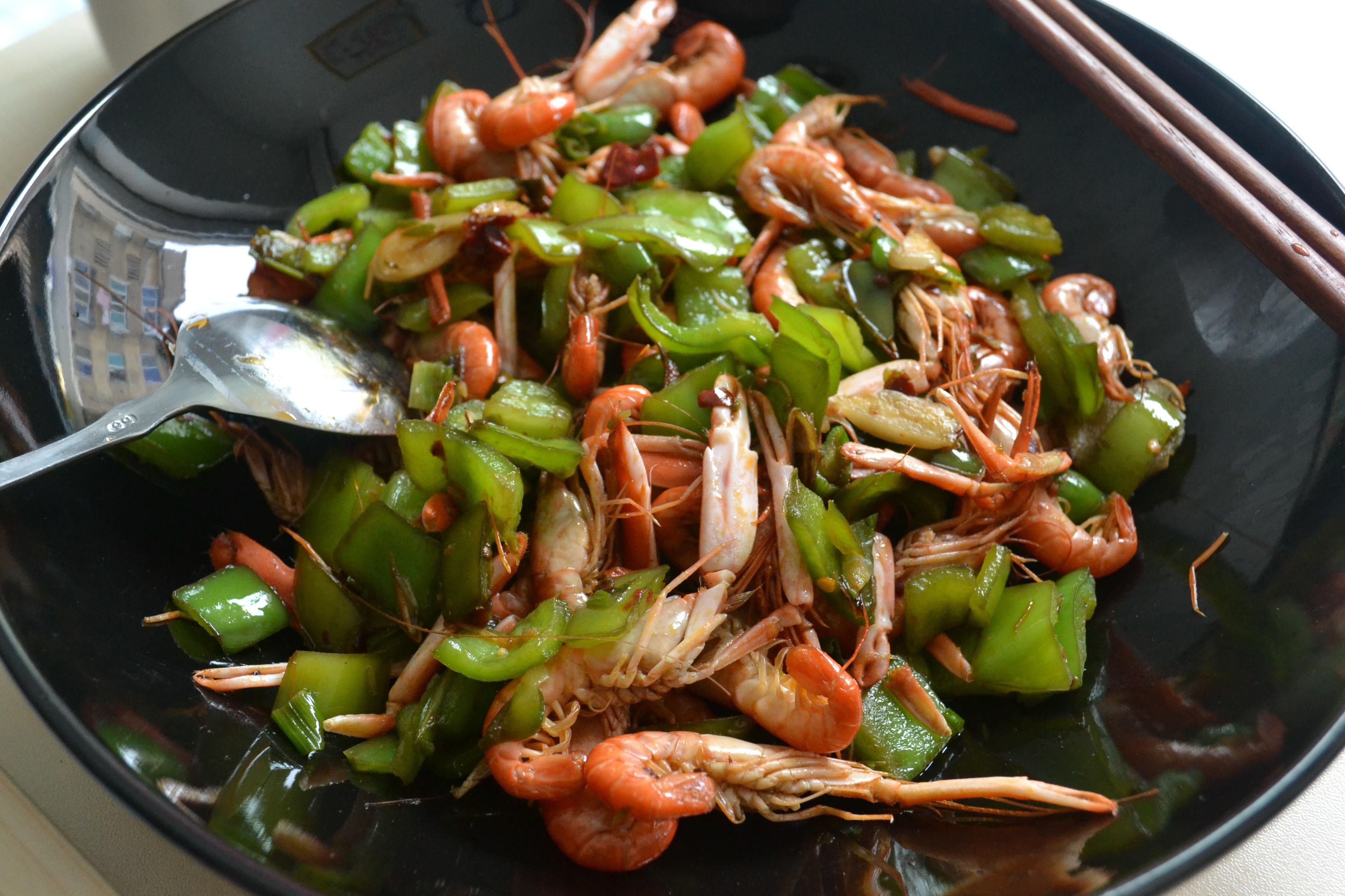 尖椒炒小虾的做法