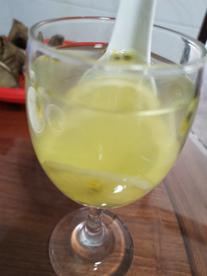夏日酸酸甜甜 蜂蜜柠檬百香果