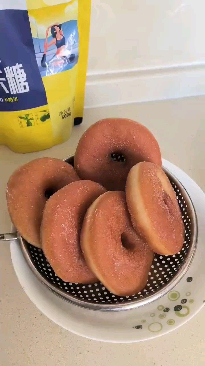 🍩超快手一小时低糖无需烤箱的甜甜圈（详细视频）