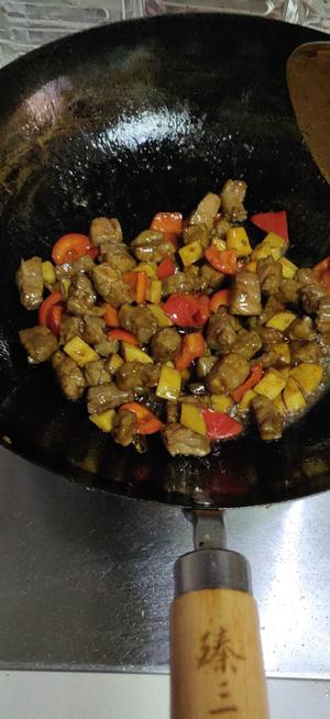 能吃半锅饭之野山椒炒雪花牛肉粒的做法 步骤11