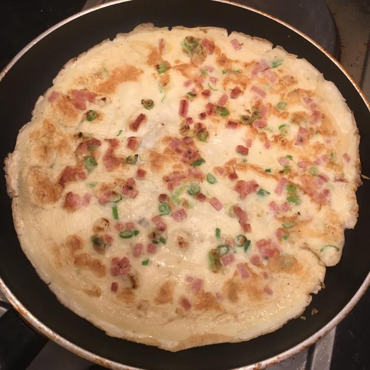 火腿肠葱花鸡蛋饼
