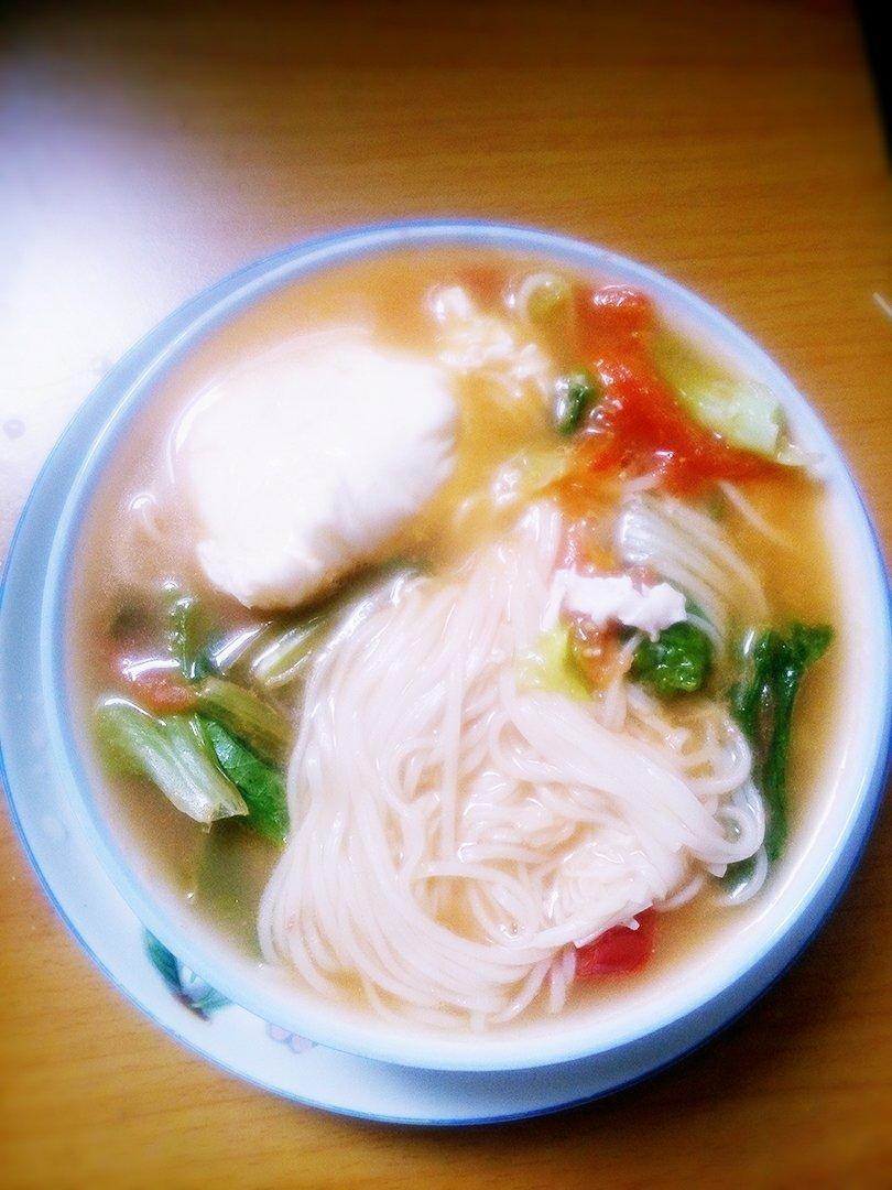 西红柿鸡蛋面(宿舍小电锅版)的做法