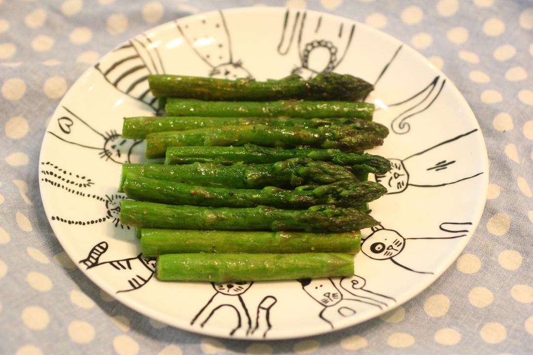 《昨日的美食》之黄油绿芦笋的做法