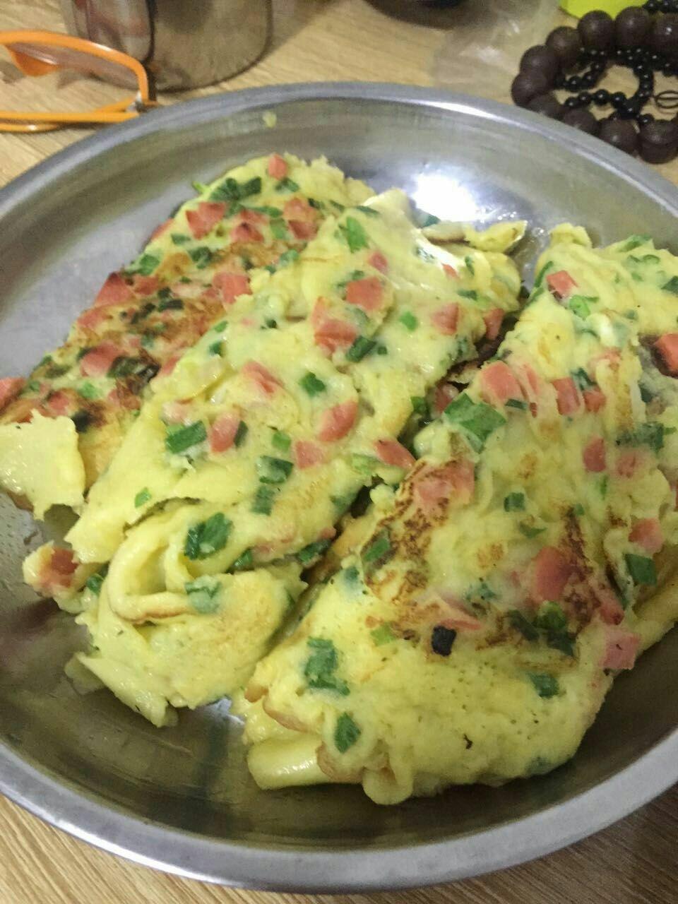 火腿肠葱花鸡蛋饼