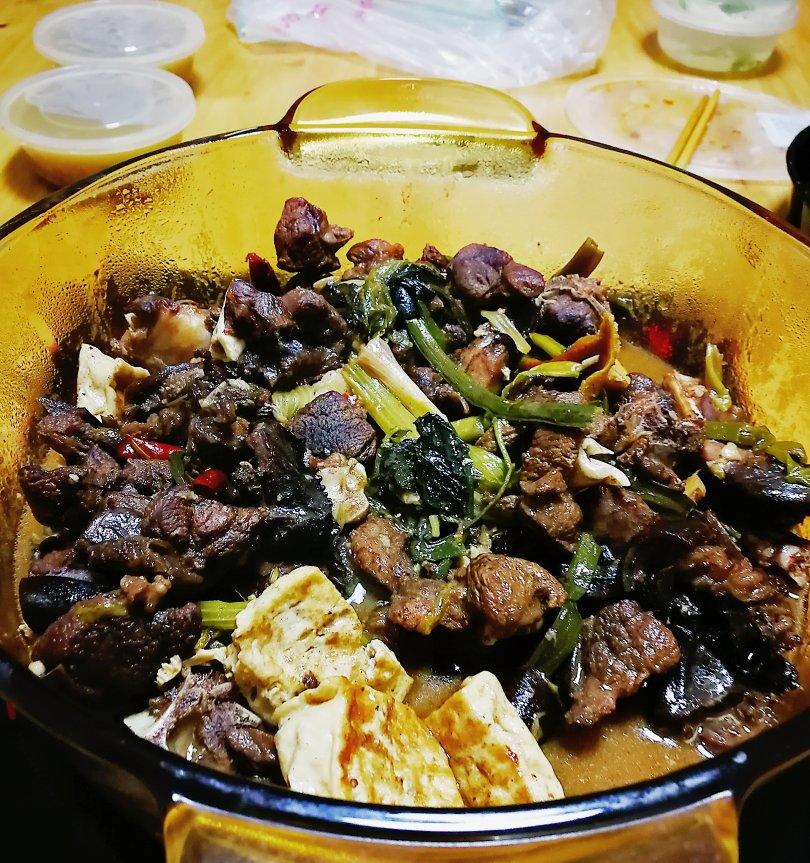 回锅香辣狗肉