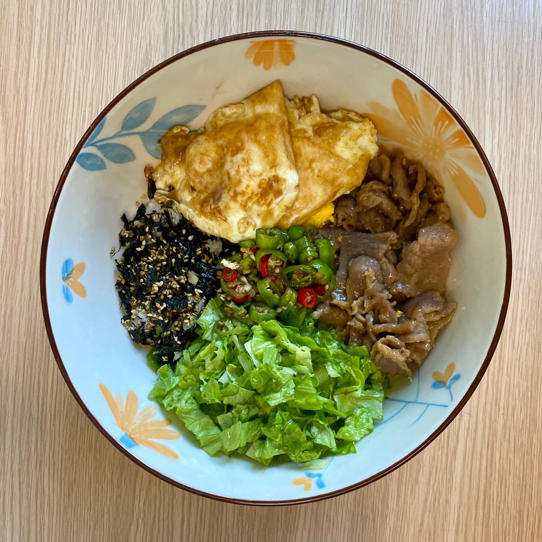 生菜牛肉拌饭