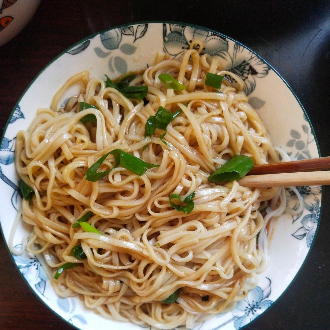 秘制葱油拌面