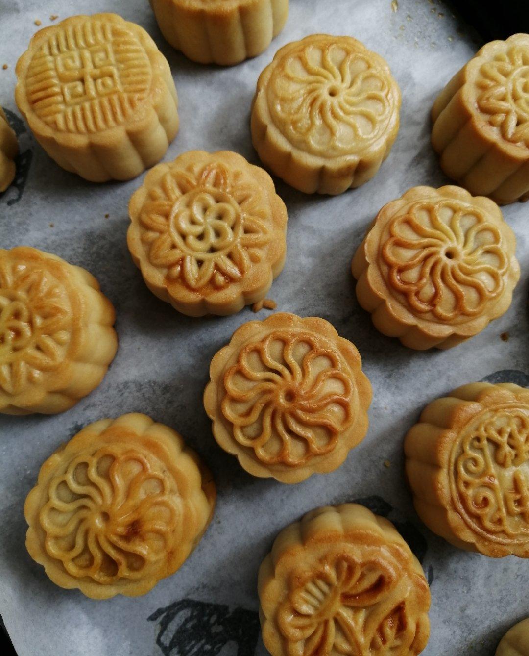 广式月饼—蛋黄莲蓉月饼