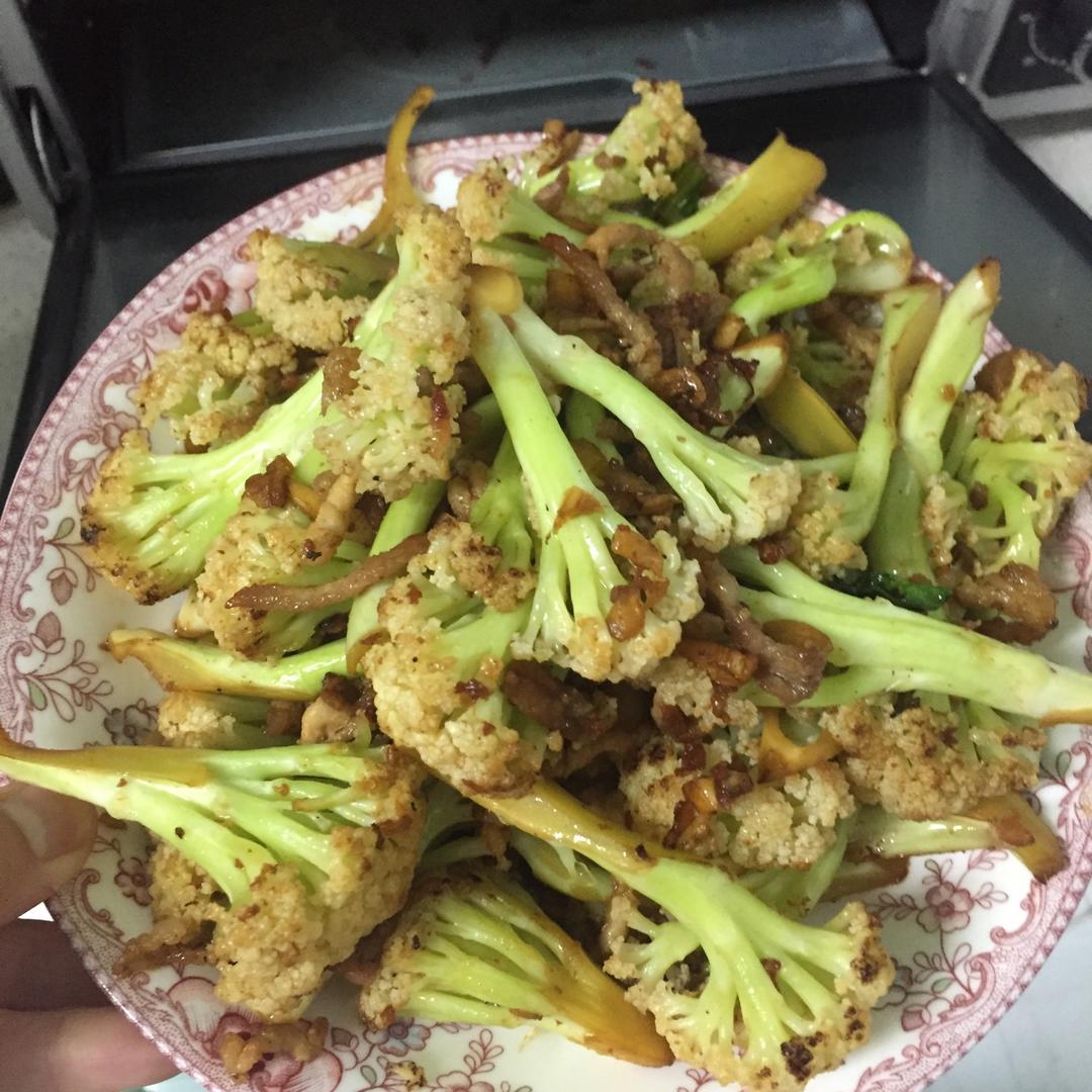 老丁的私房菜-干锅花菜