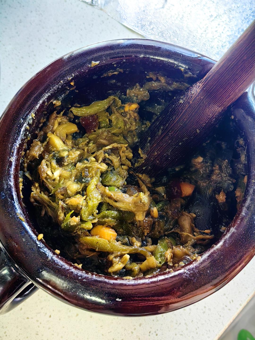 擂椒皮蛋茄子