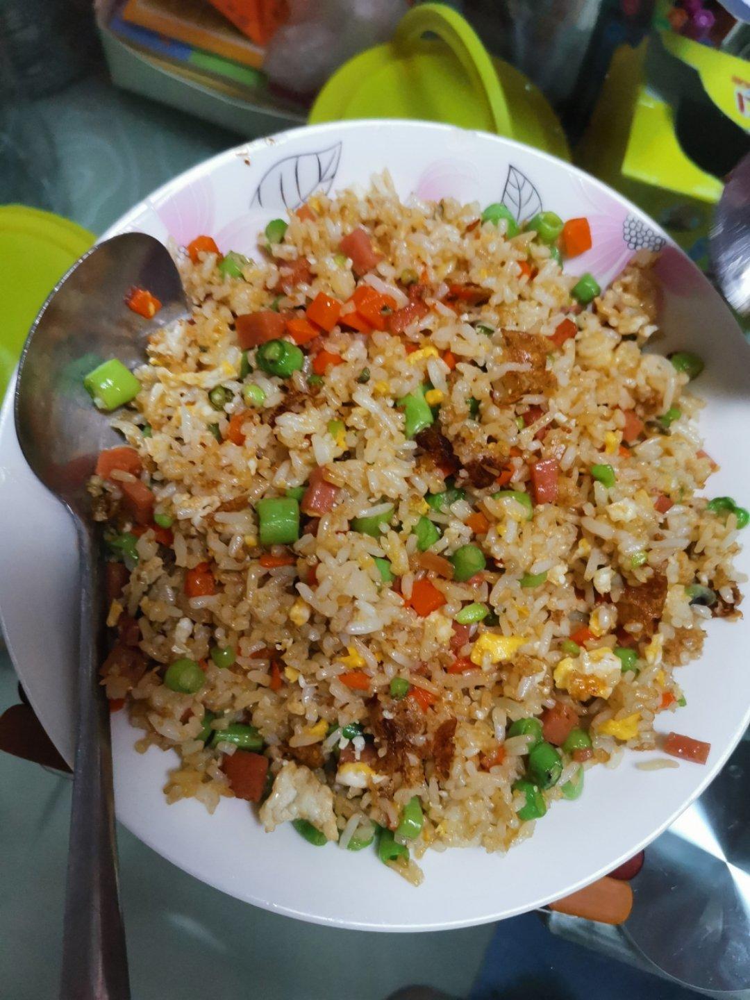 不正宗的扬州炒饭（家常版）