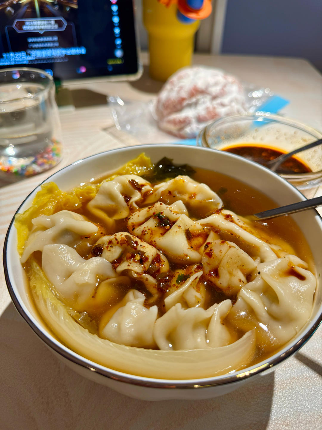 酸汤水饺