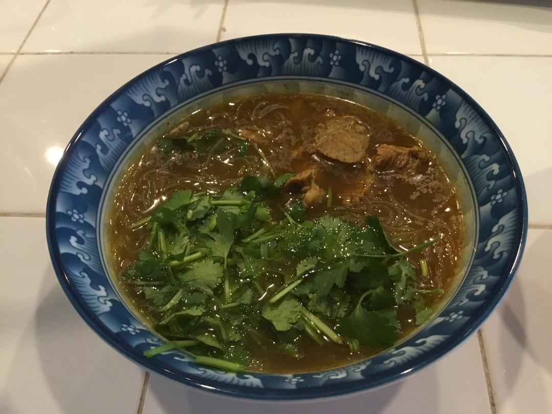 咖喱油豆腐粉丝牛肉汤