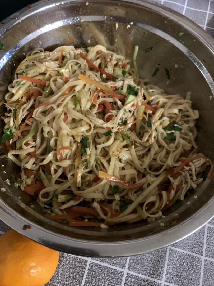 清爽鸡丝凉面
