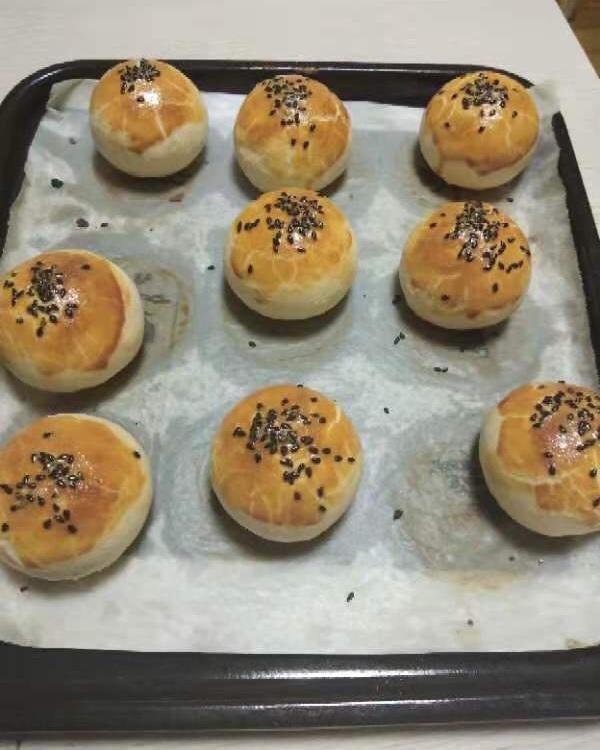 掉渣渣的蛋黄酥（超详细的方子）