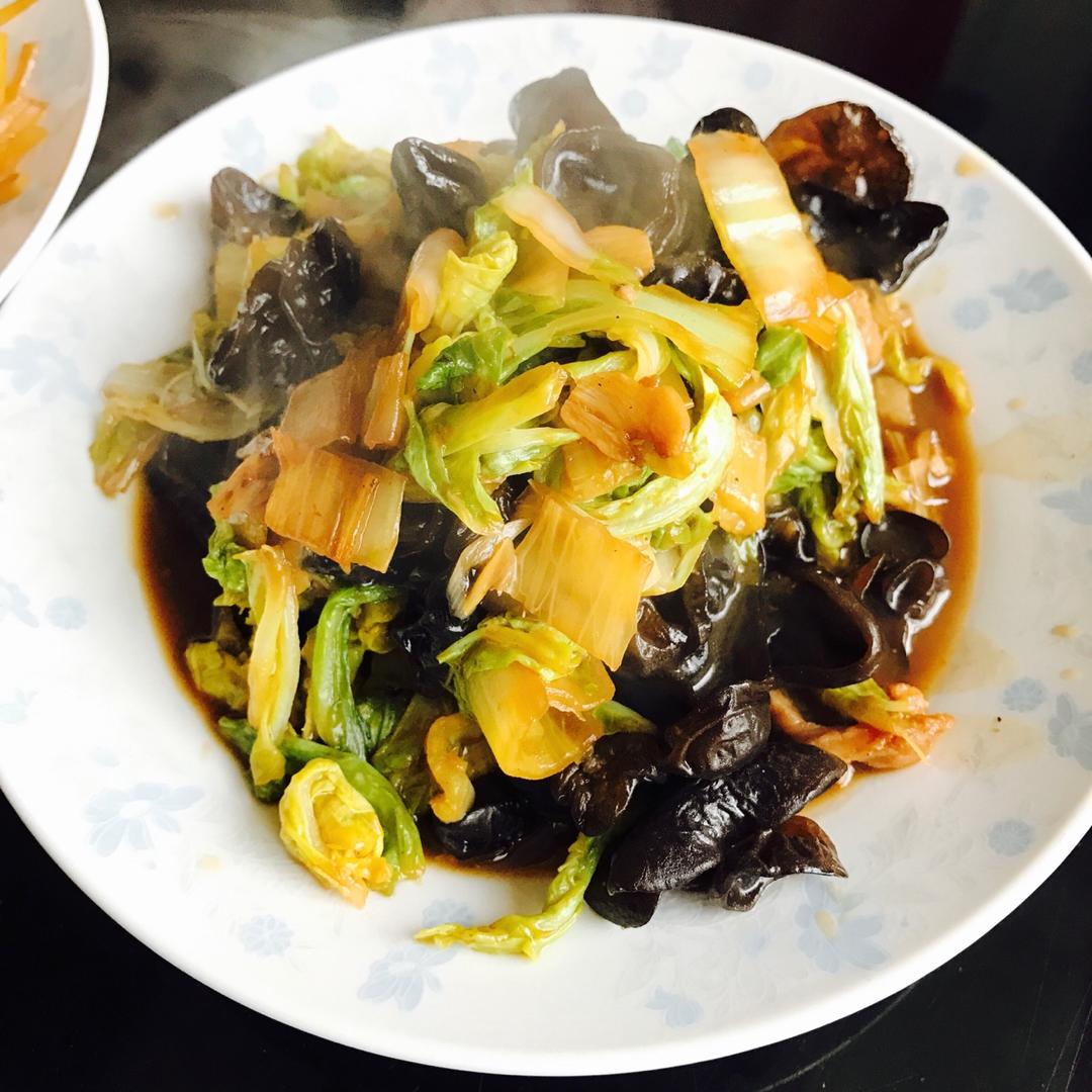 薄凉如荷做的白菜炒木耳