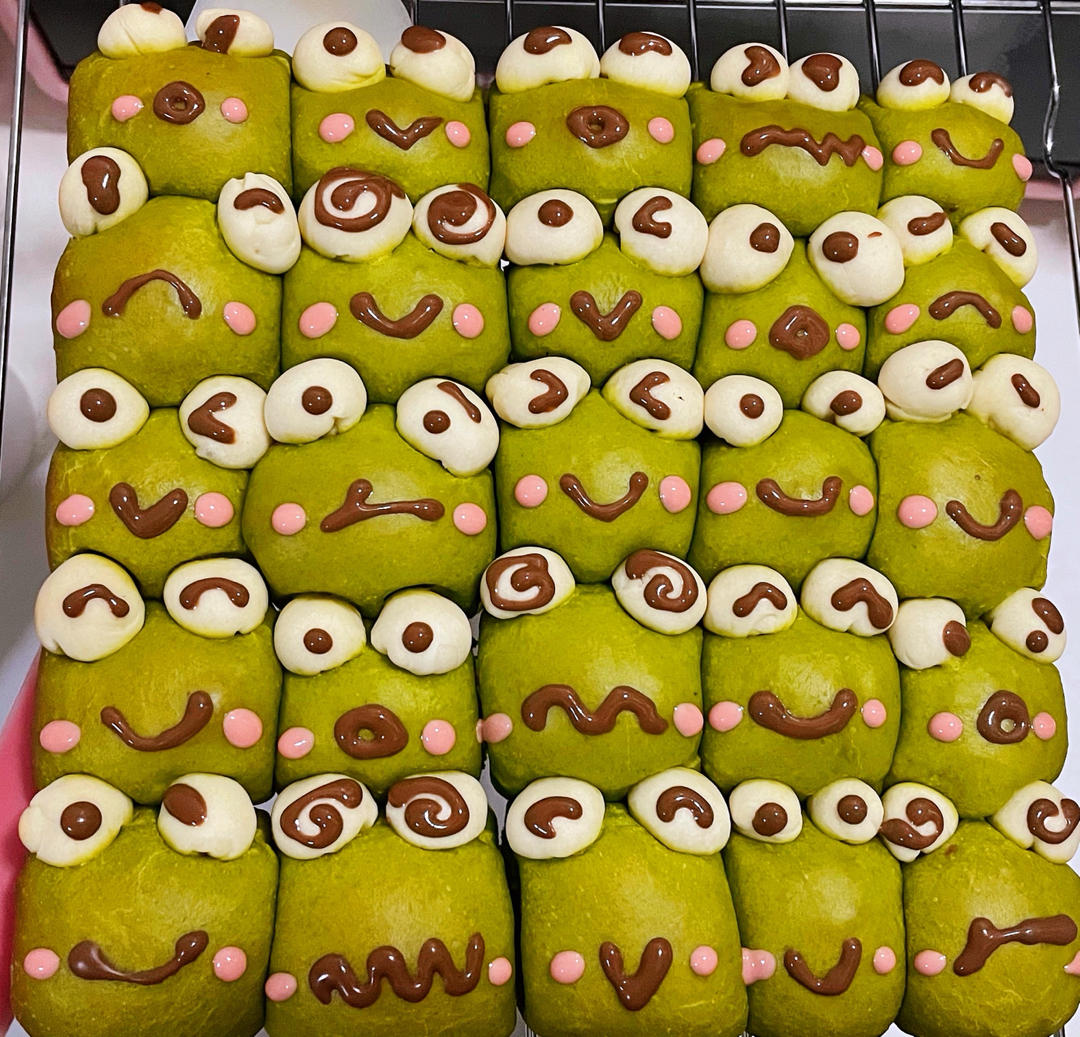 青蛙挤挤小面包