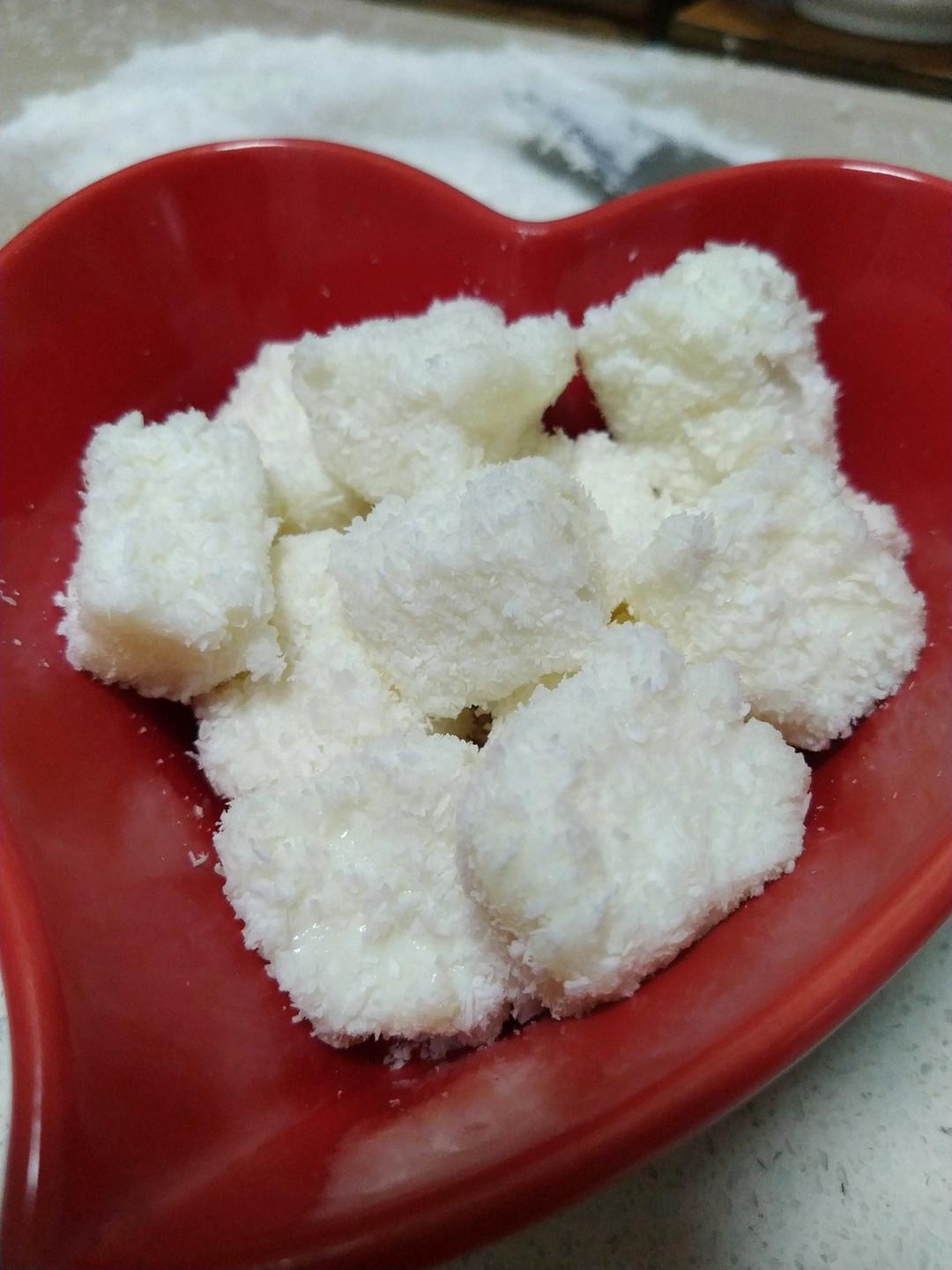 完胜85‘C的牛奶椰蓉小方