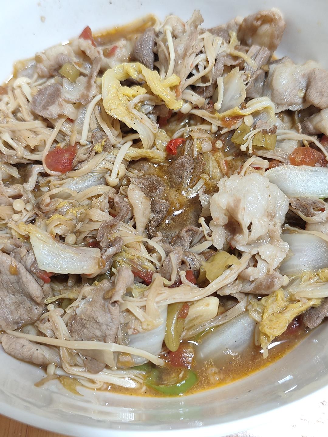 金针菇番茄肥牛卷