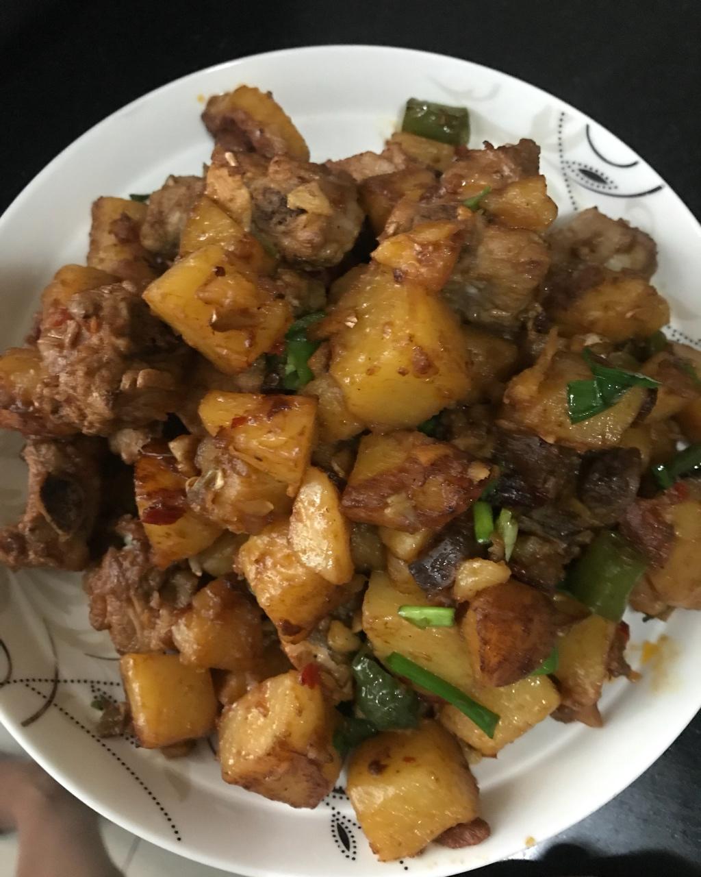 川味土豆烧排骨