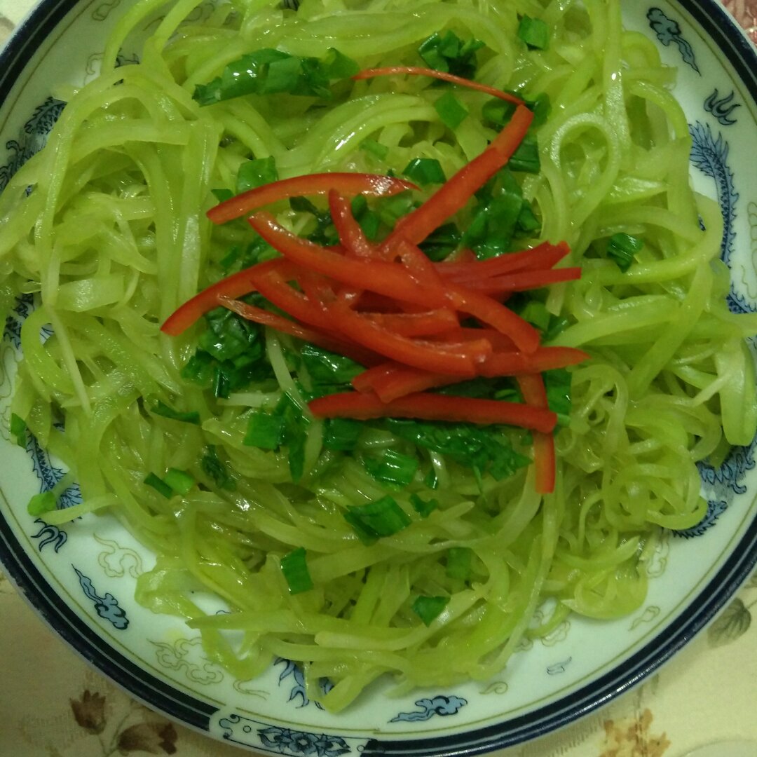 凉拌莴笋