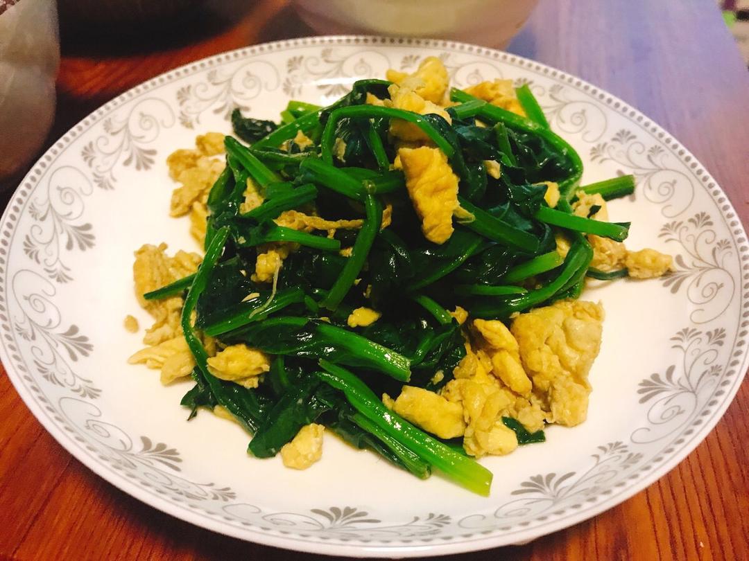 菠菜炒鸡蛋