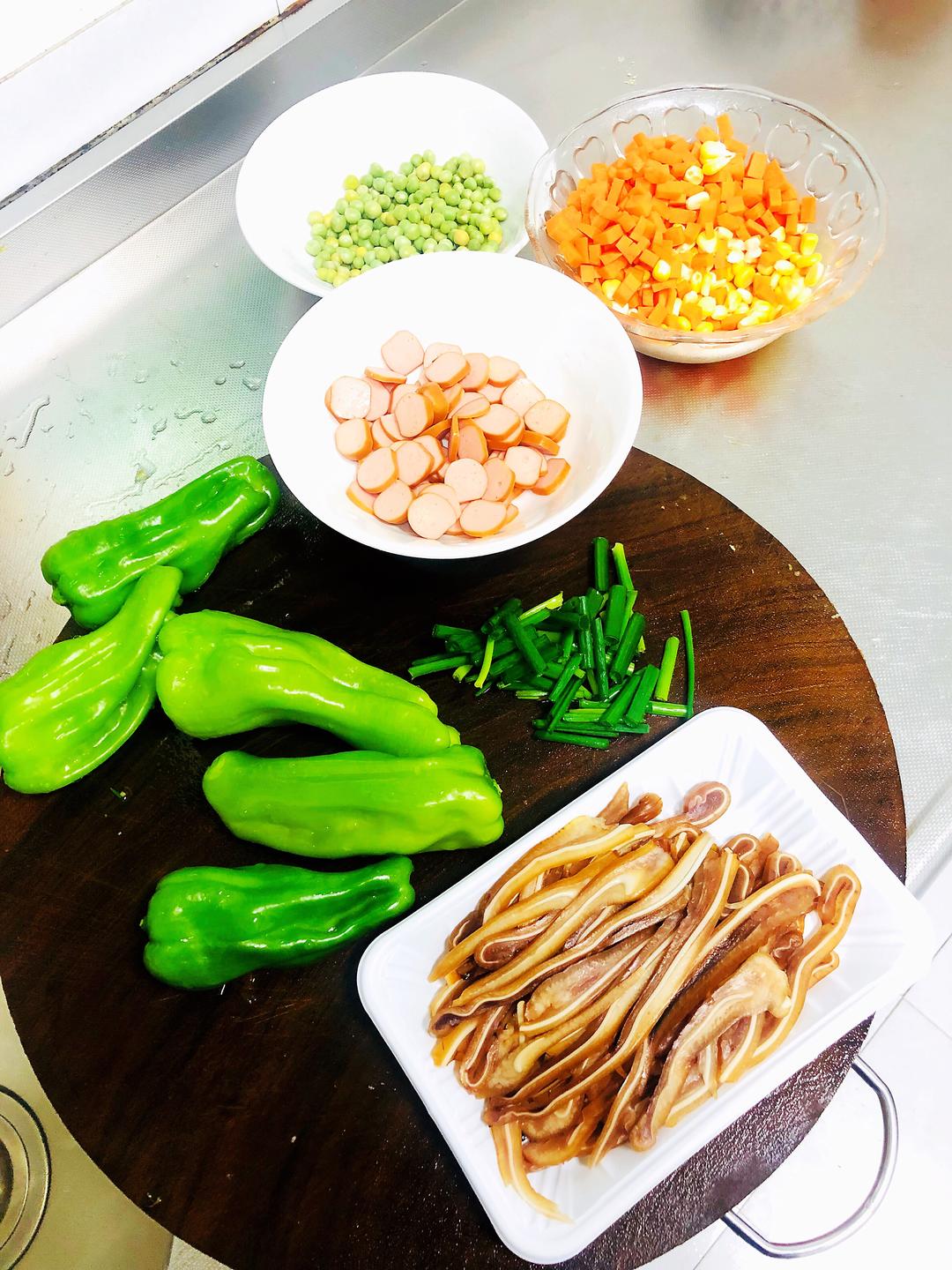 豌豆玉米胡萝卜炒火腿