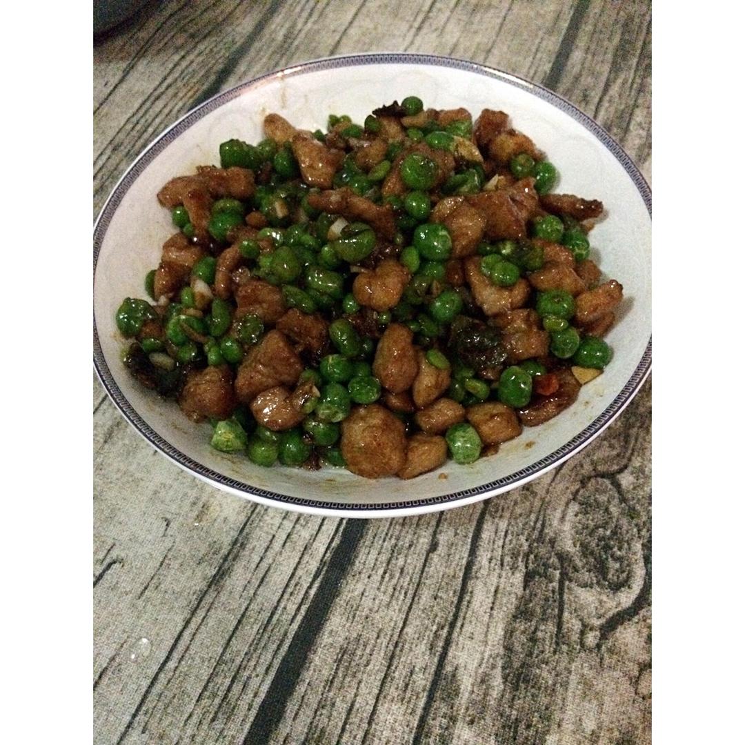 青豌豆炒肉丁