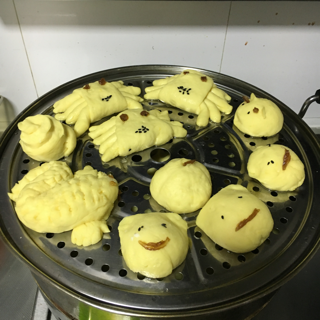 动物造型奶黄包