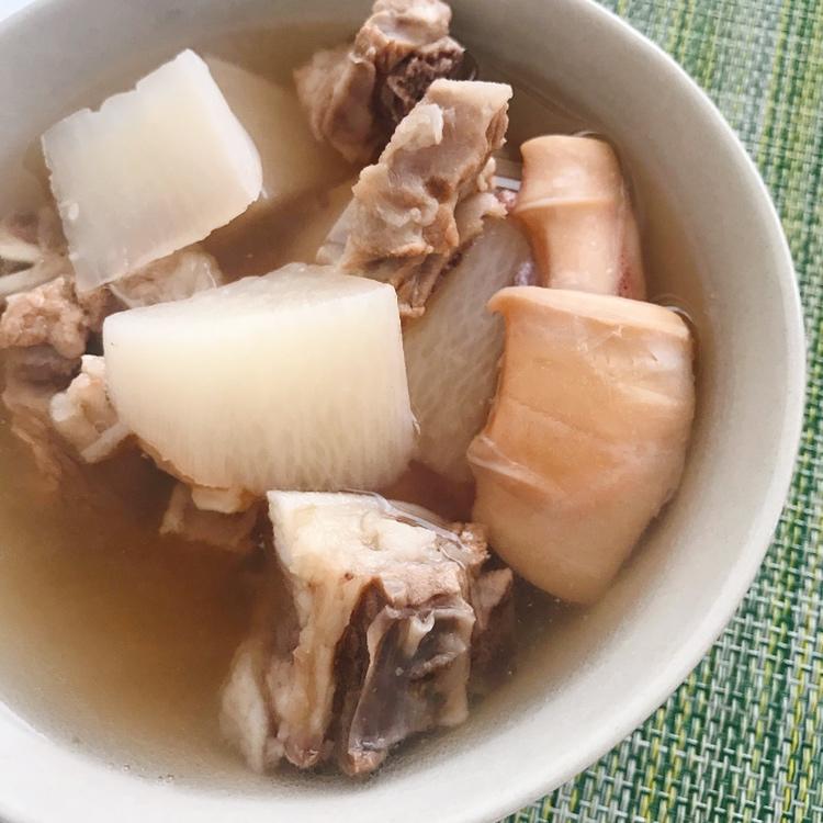 七叶claire做的鱿鱼排骨汤