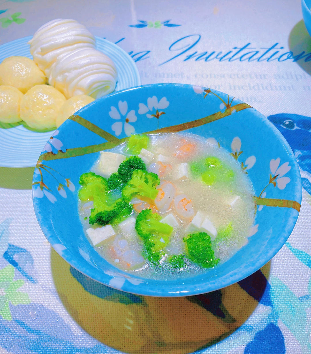 西兰花虾仁豆腐汤