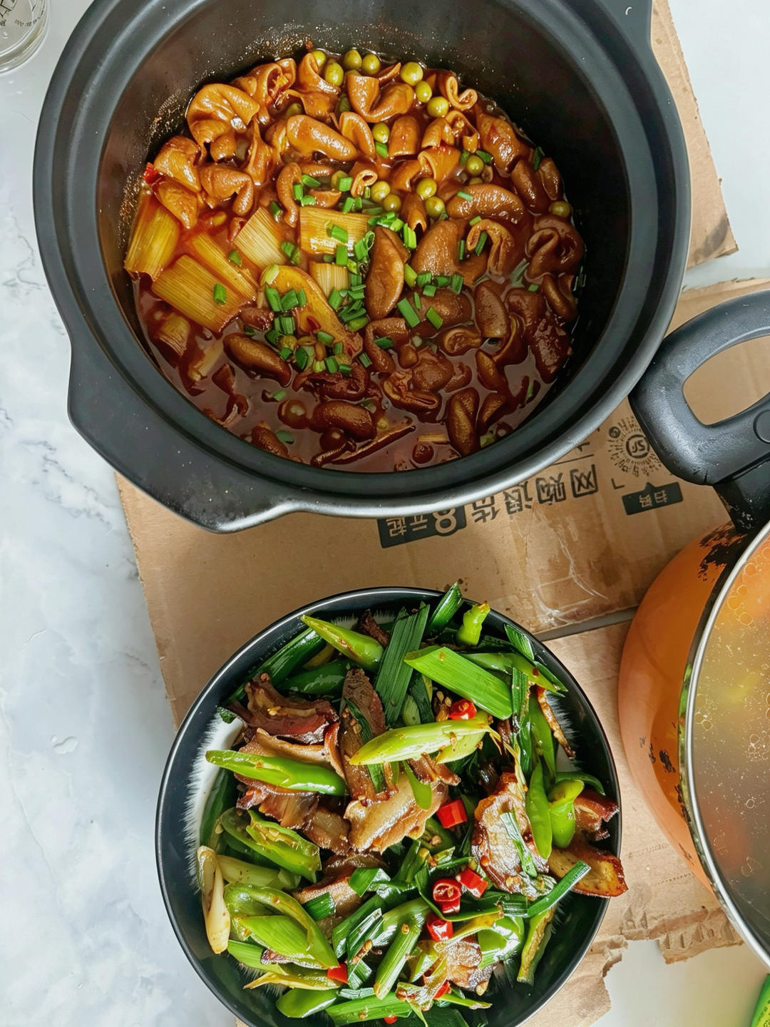 青豆肥肠砂锅