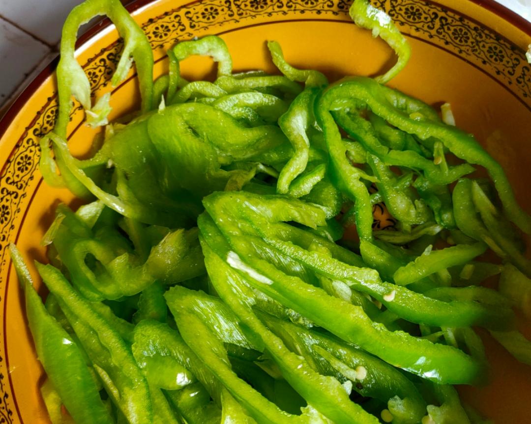 尖椒洋葱的做法