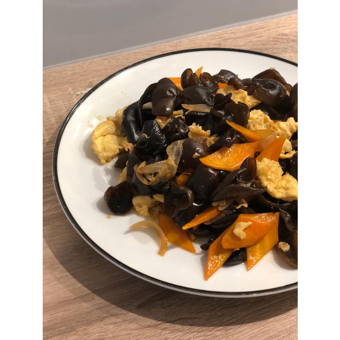 木耳炒鸡蛋
