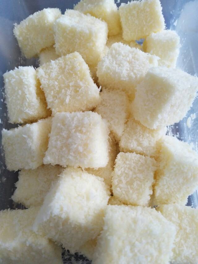 完胜85度C牛奶椰丝小方