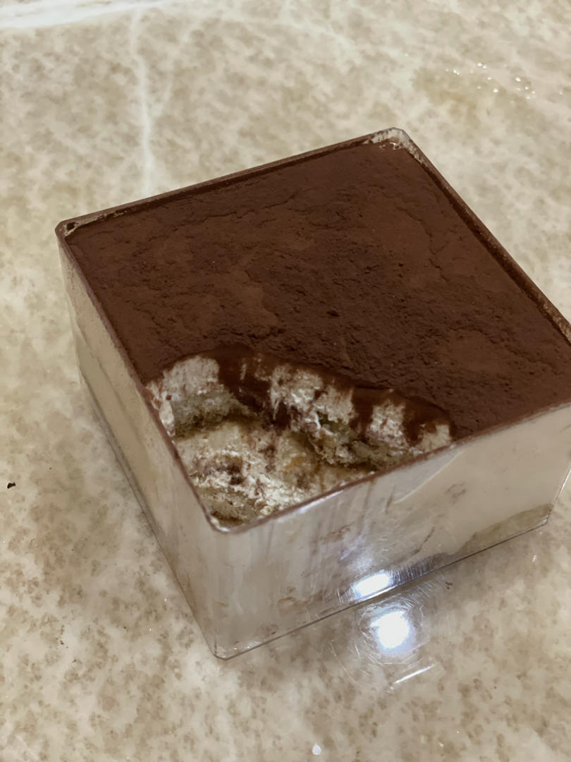 在欧洲学会的经典版提拉米苏