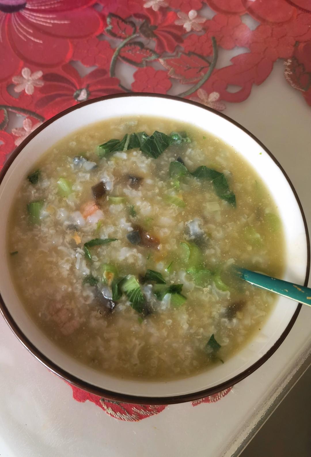妈妈👩教我做的皮蛋瘦肉粥🥣简单快捷美味😋
