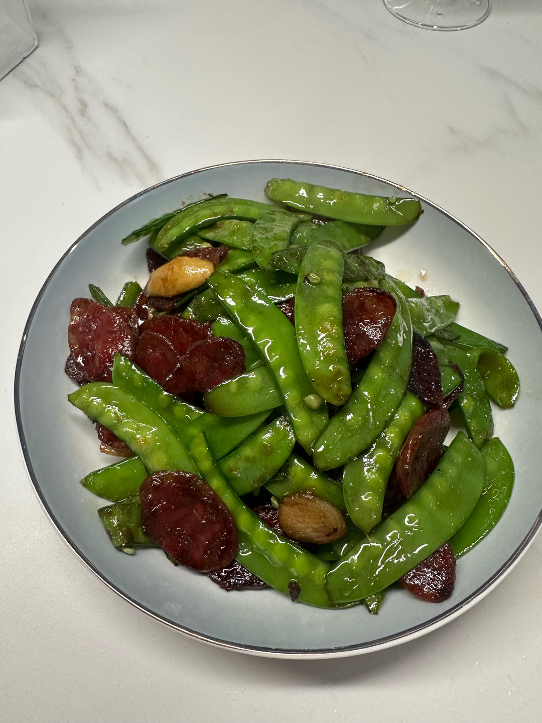 超脆爽的荷兰豆炒香肠