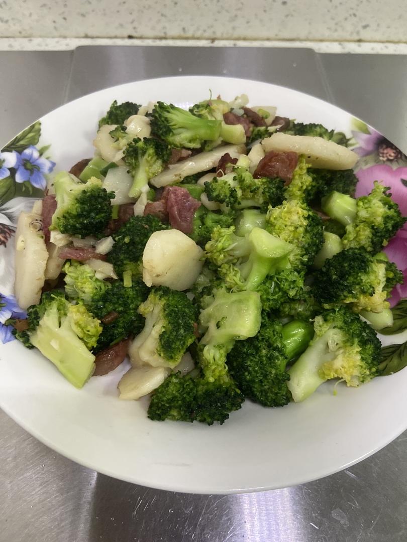 广式腊肠炒西兰花